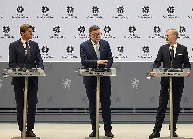 Vláda schválila antibyrokratický balíček, Fiala odmítl „šmírovací“ návrh EU