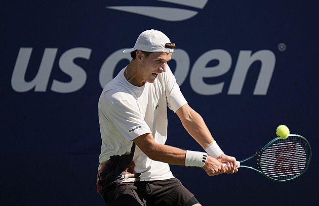 US Open ONLINE: Menšík hraje pátý set, Valentová končí. Krejčíková dominovala