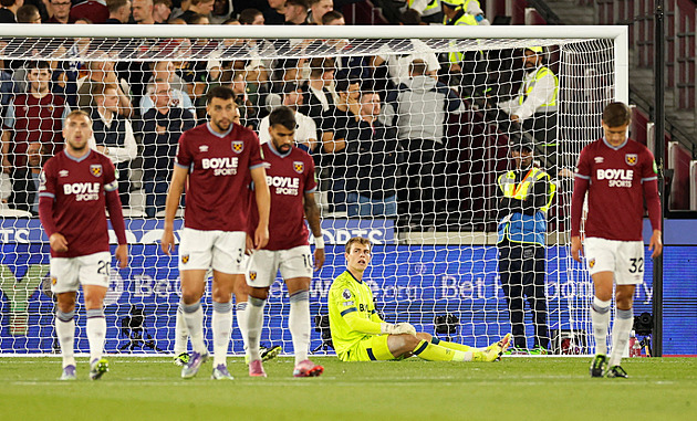ONLINE: West Ham se Součkem i Doufem hraje na Nottinghamu, v akci i City