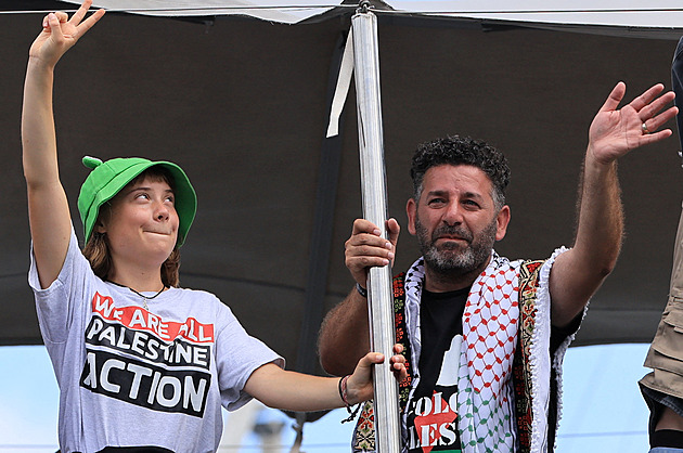 Thunbergová opět míří do Gazy. Konvoj dvaceti lodí vyplul z Barcelony