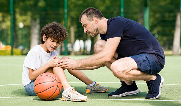 Za školní úrazy dětí lze inkasovat i desítky tisíc korun. Tipy a rady advokáta