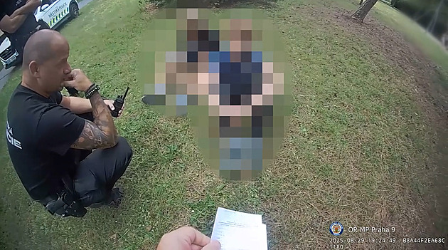 Dva školáci si dali lahev rumu, pak ani nemohli pořádně stát na nohou