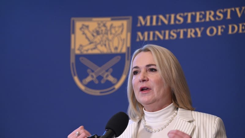 Posila české armády za desítky miliard. Nakoupíme 44 tanků Leopard, oznámila Černochová