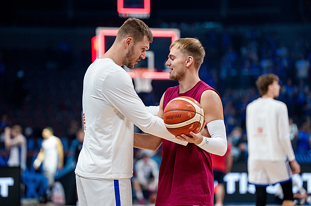 EuroBasket ONLINE: Trápící se Češi ztrácejí přes třicet bodů. Lotyši zcela dominují