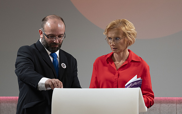 Je Stačilo! koalice? Bude to řešit Ústavní soud, obrátí na něj Volt Česko