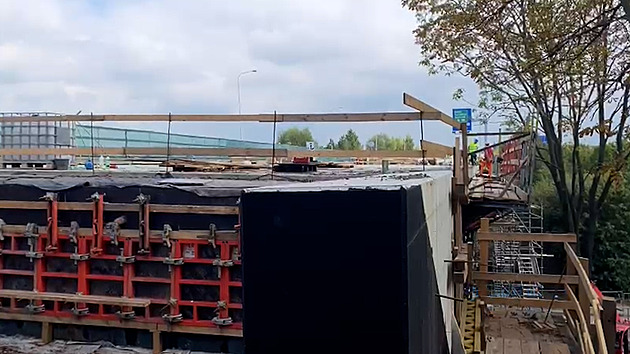 Ostravská dopravní kalvárie v půlce, provoz na Rudné se převede na opravené strany