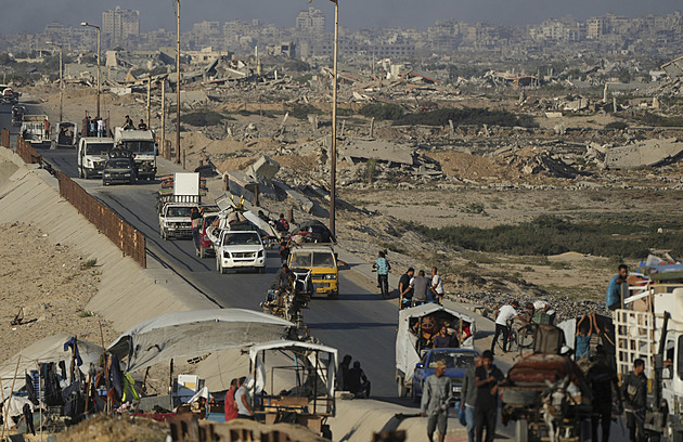 Izrael zničil sídlo Hamásu Gaze. Palestinci prchají na jih k Chán Júnisu