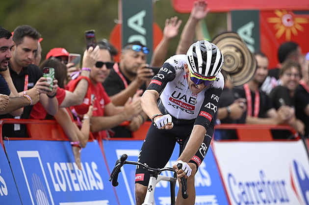 Soler uspěl v sólu a UAE na Vueltě válí dál. Štěstí zkusil také Hirt, favority brzdil vítr