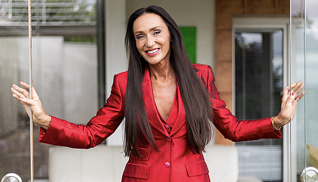 Zpěvačka Sisa Sklovská bojuje se zdravím, trápí ji vzácné onemocnění rukou