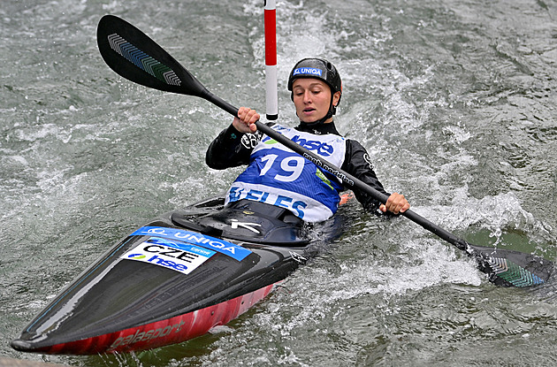 Kajakářka Beková se poprvé dostala na stupně vítězů, Kneblová se propadla