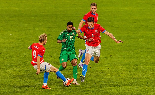 ONLINE: Česko - Saúdská Arábie 1:0, faul na Krále, penaltu proměňuje Chorý