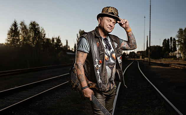 Na StB jsem sežral papír, abych nepráskal. Pak jsem myl špalky od krve, vypráví Čok