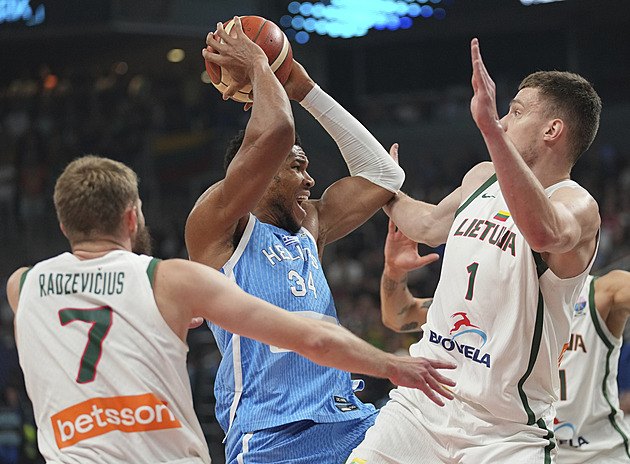 Sengün táhl za postupem Turky, Janis vedl Řeky. Rivalové se střetnou v semifinále