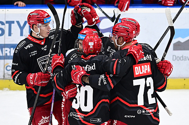 ONLINE: Liberec s Pardubicemi ztrácí, Kometa vede. Sparta hraje šlágr s Třincem