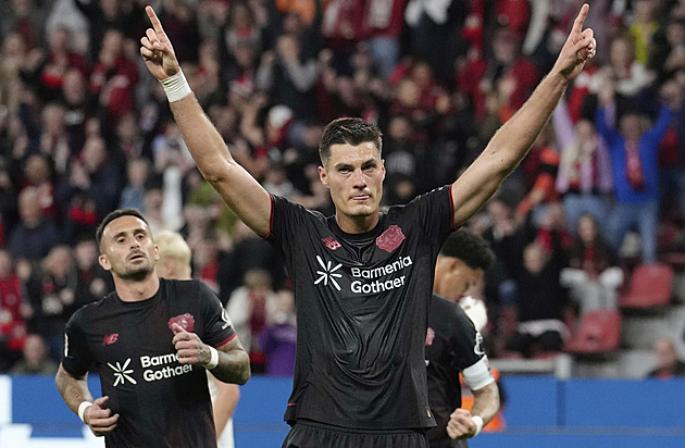 Schick rozhodl z penalty, Leverkusen pod novým koučem vyhrál s Frankfurtem