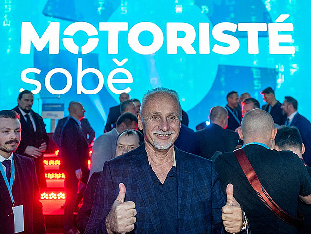 Miliardář Chlad nabízí peníze za příspěvky podporující Motoristy. Sporné, míní expert