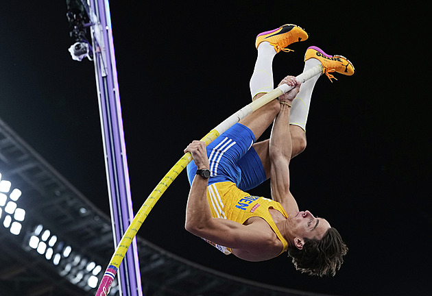 Atletika ONLINE: Duplantis je mistr světa, Müller ani Juška v Tokiu nepostoupili