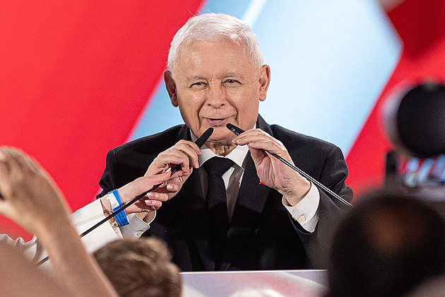 Je moc blízko vlády, přestěhujme ruské velvyslanectví, chce Kaczyński