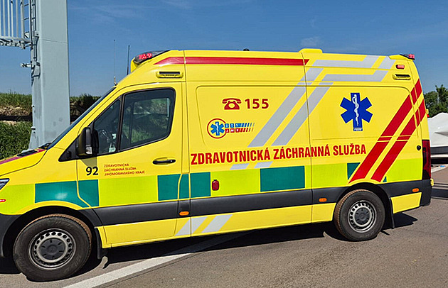 Vážná havárie autobusu a auta na Svitavsku. Jsou i těžce zranění