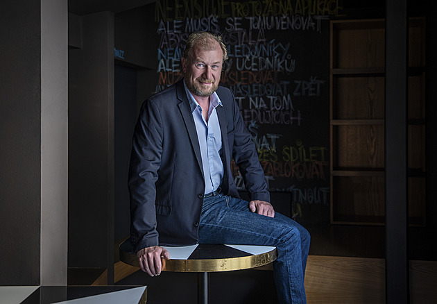 Ženy miluju, ale mnohdy jim nerozumím. A tak je to v pořádku, říká Martin Pechlát