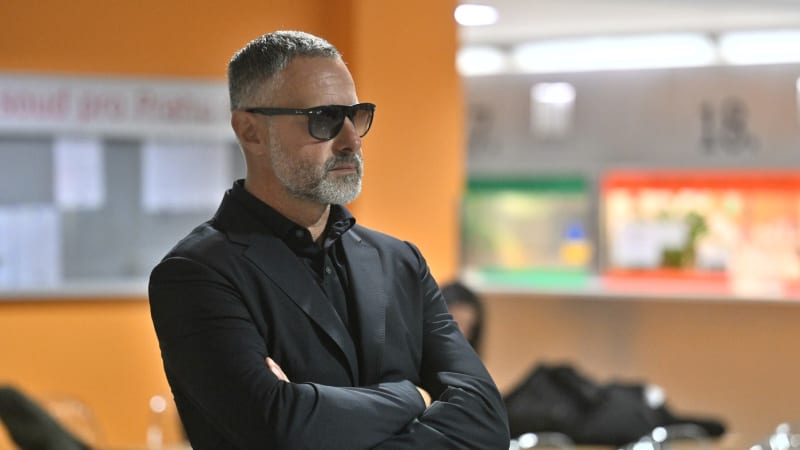 ON-LINE soudu kauzy Dozimetr: Kos přiznal trestnou činnost. Redla a Hlubučka obžalovali