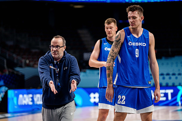 Ocampo zůstává trenérem českých basketbalistů, ČBF se nechce ukvapit