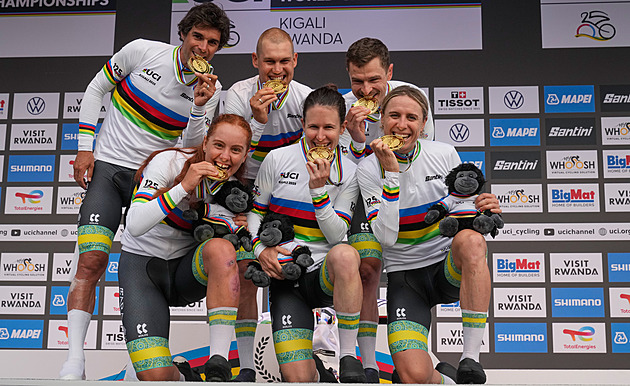 Dramatická obhajoba pro Australany. Na MS vyhráli časovku smíšených štafet