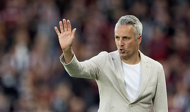 Někdo si rotaci nezaslouží, soptil Janotka po pohárové blamáži. Kritizoval i rozhodčí