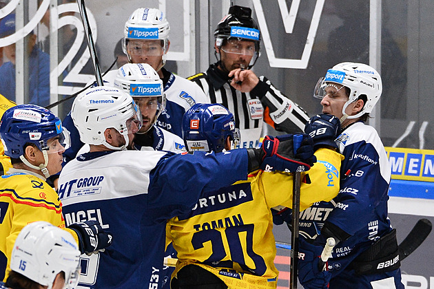 ONLINE: Boleslav hostí Spartu, lídr svádí bitvu v Budějovicích. Zvedne se Hradec?