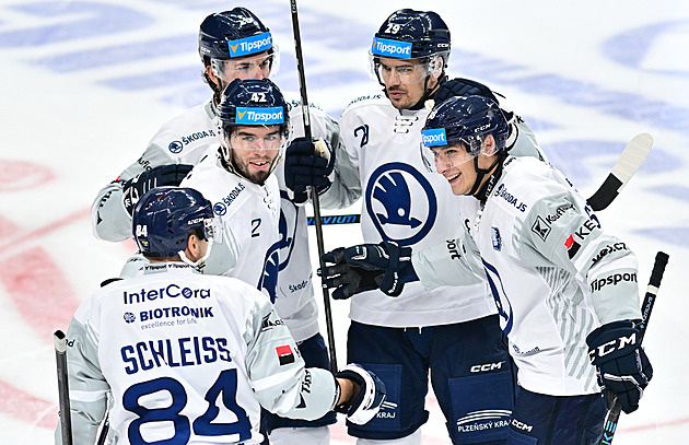 ONLINE: Plzeň proti Varům otáčí, Sparta vede nad Libercem, Kometa vyzve Dynamo