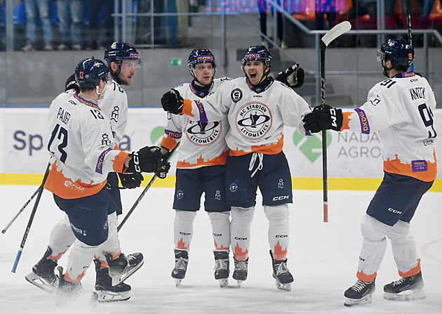 Sedm zápasů, sedm výher. Litoměřice dál válcují první ligu, Zlín nestačil na Porubu