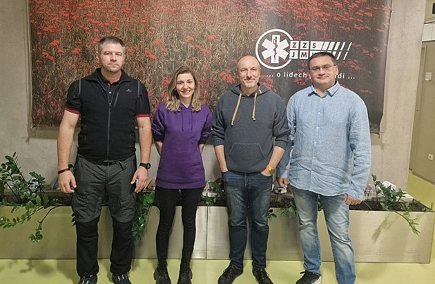 Slzy, objetí i spousta díků. Mladá žena po letech poznala své zachránce