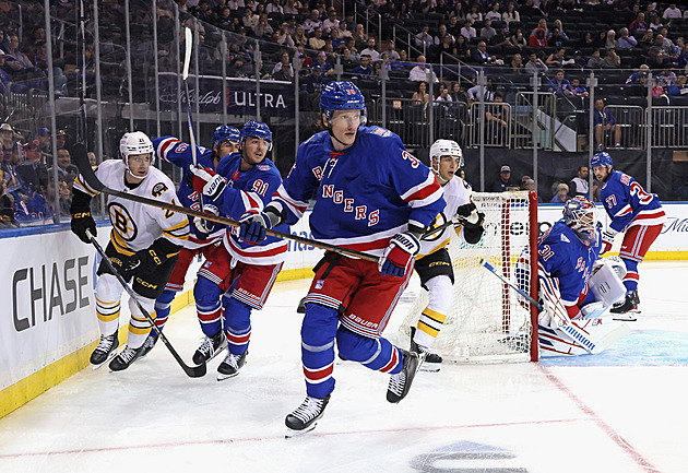 Návrat do NHL se nekoná. Šustrovi nevyšel boj o místo na soupisce Rangers