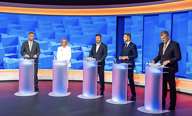 ONLINE: Politici se přou, jak lidem zdraží život povolenky. Hřib si přinesl analýzu