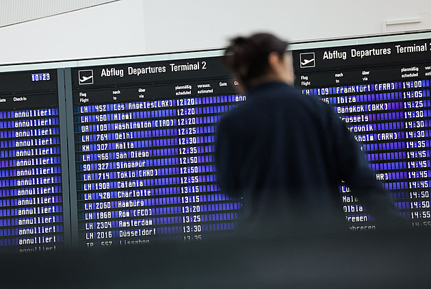 Letiště v Mnichově přerušilo provoz, kvůli zpozorovaným dronům se zrušilo 17 letů