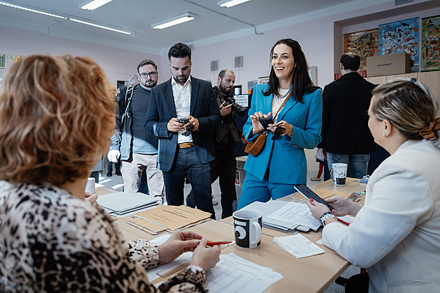 E-doklady hlásí problémy, raději volte plastovou občankou, vyzývá stát