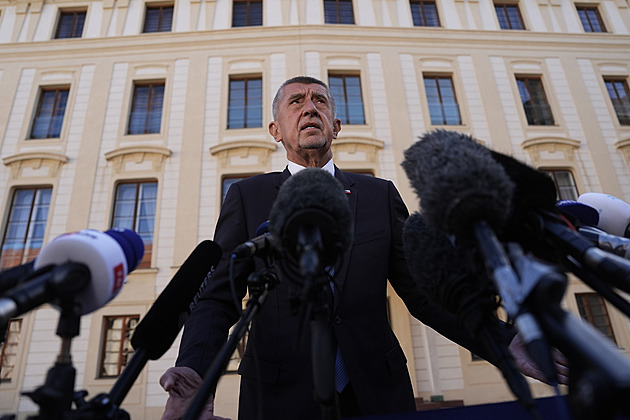 ONLINE: Vládu sestaví Babiš, připustil Fiala i Výborný. Schůzky na Hradě pokračují