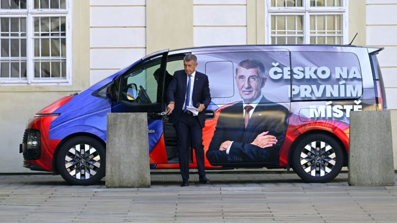 Obrátí nová vláda Česko na východ? Zásadní přehodnocení zřejmě nepřijde, SPD už řadí zpátečku