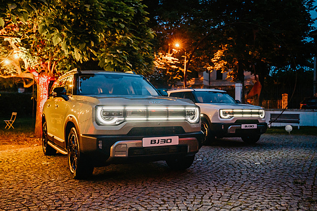 Proč auta při cestě z Číny zdraží? Zástupce nové značky s geny Mercedesu vysvětluje