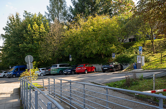 Obyvatelé z okolí zlínských lázní s peticí proti stavbě parkoviště neuspěli
