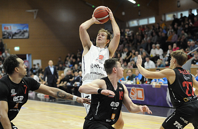 Nervy do poslední sekundy. Nymburk v souboji neporažených uspěl o dva body