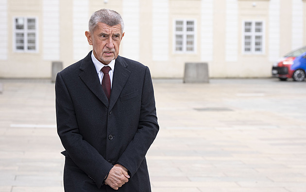 O složení vlády rozhodneme až za měsíc, řekl Babiš a vyslal vzkaz Motoristům