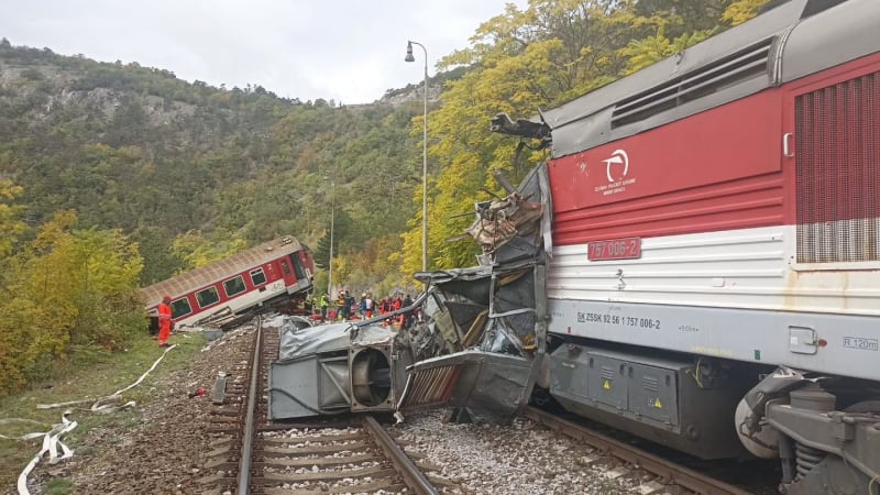 Rána a pak chaos. Cestující líčí srážku rychlíků na Slovensku