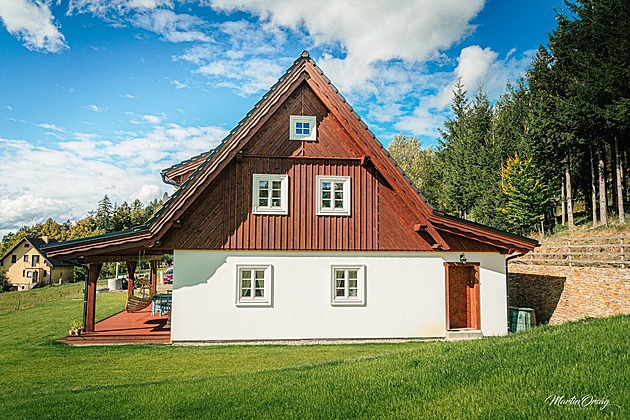 Roubenka jako z pohádky vyrostla na okraji Beskyd. Majiteli byla osudem souzená