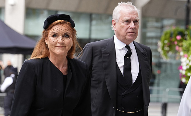 Britský princ Andrew se vzdá titulu vévody z Yorku