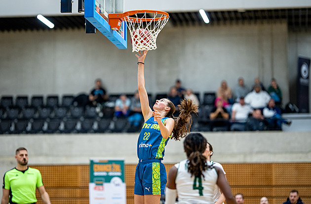 Basketbalistky USK deklasovaly SBŠ Ostrava, Hradec v derby porazil Trutnov