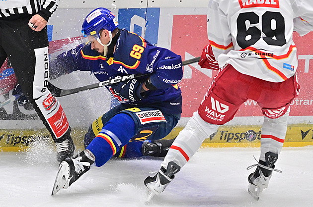 ONLINE: Hradec vede v Budějovicích, Litvínov v Olomouci, Třinec na Spartě