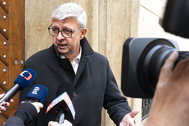 ANO, SPD a Motoristé budou jednat, jak přidají učitelům, i o migračním paktu