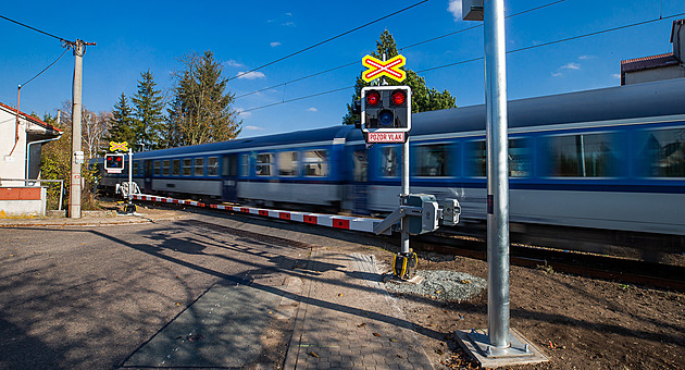 Mezi Lysou nad Labem a Milovicemi nejezdily vlaky, kvůli poškozenému vedení