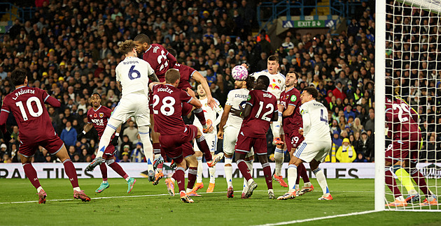 West Ham pokračuje v trápení, se Součkem v sestavě nestačil v předehrávce na Leeds